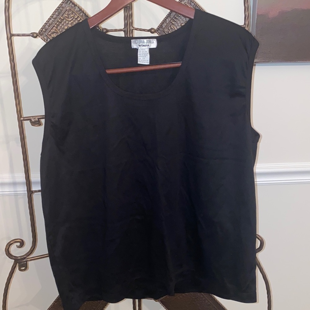 Top Blouse size 2X victoria Jones women’s sleeveless top